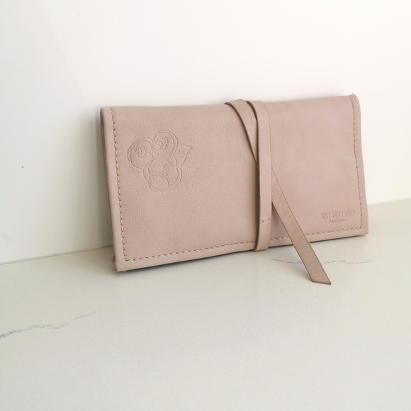 Valentino Parfums - Picture 2 of 3